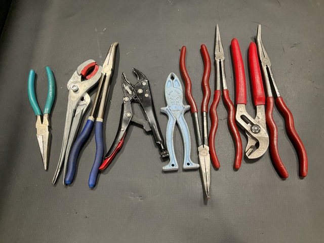 (585) Assorted Pliers (585) Assorted Pliers