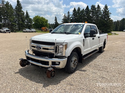 2019 Ford F-350 XLT 4x4 Crew Cab Hi-Rail Pick Up