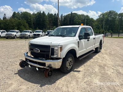 2018 Ford F-350 XLT 4x4 Crew Cab Hi-Rail Pick Up