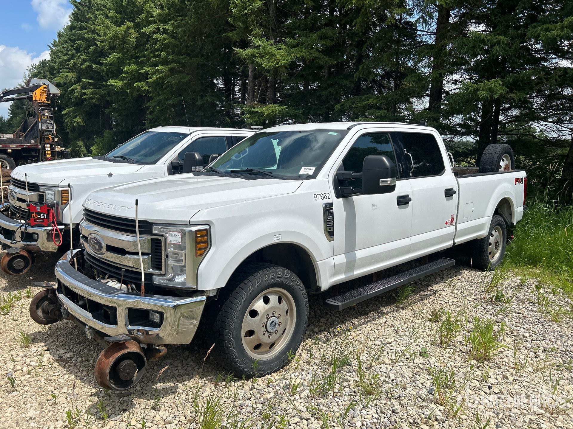 2019 Ford F-350 XLT 4x4 Crew Cab Hi-Rail Pickup