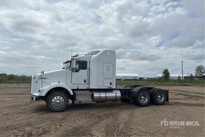 2013 Kenworth T800 6x4 T/A Sleeper Truck Tractor
