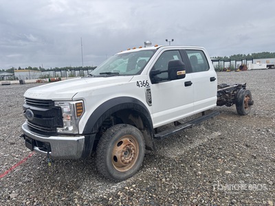 2019 Ford F-550 XL 4x4 Crew Cab Kabina i podwozie