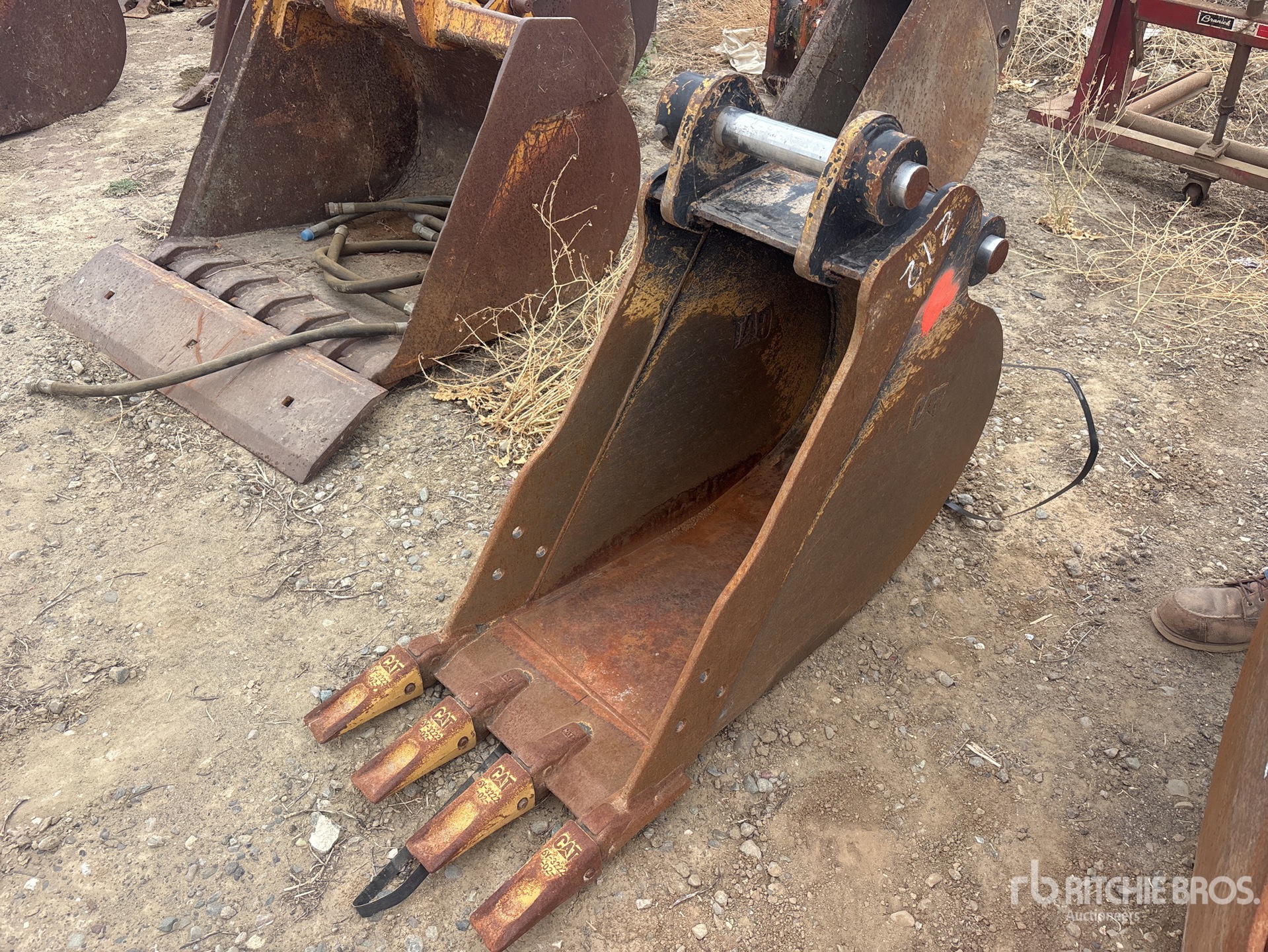 Cat 16 in Digging Excavator Bucket - Fits Cat 308