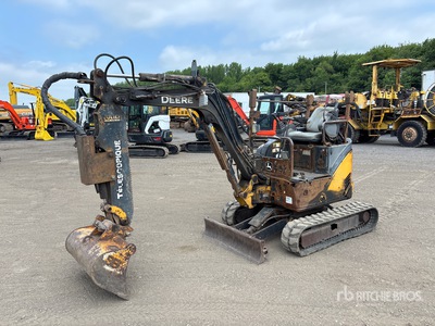2014 John Deere 17D Mini Excavator