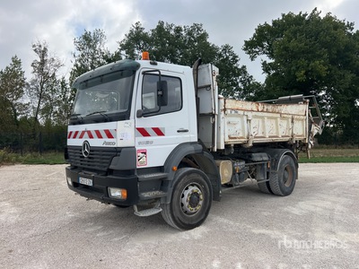 2002 Mercedes Atego 1828 4x2 Camion Benne Avec Gravillonneur Camion à benne basculante S/E (Inoperable)