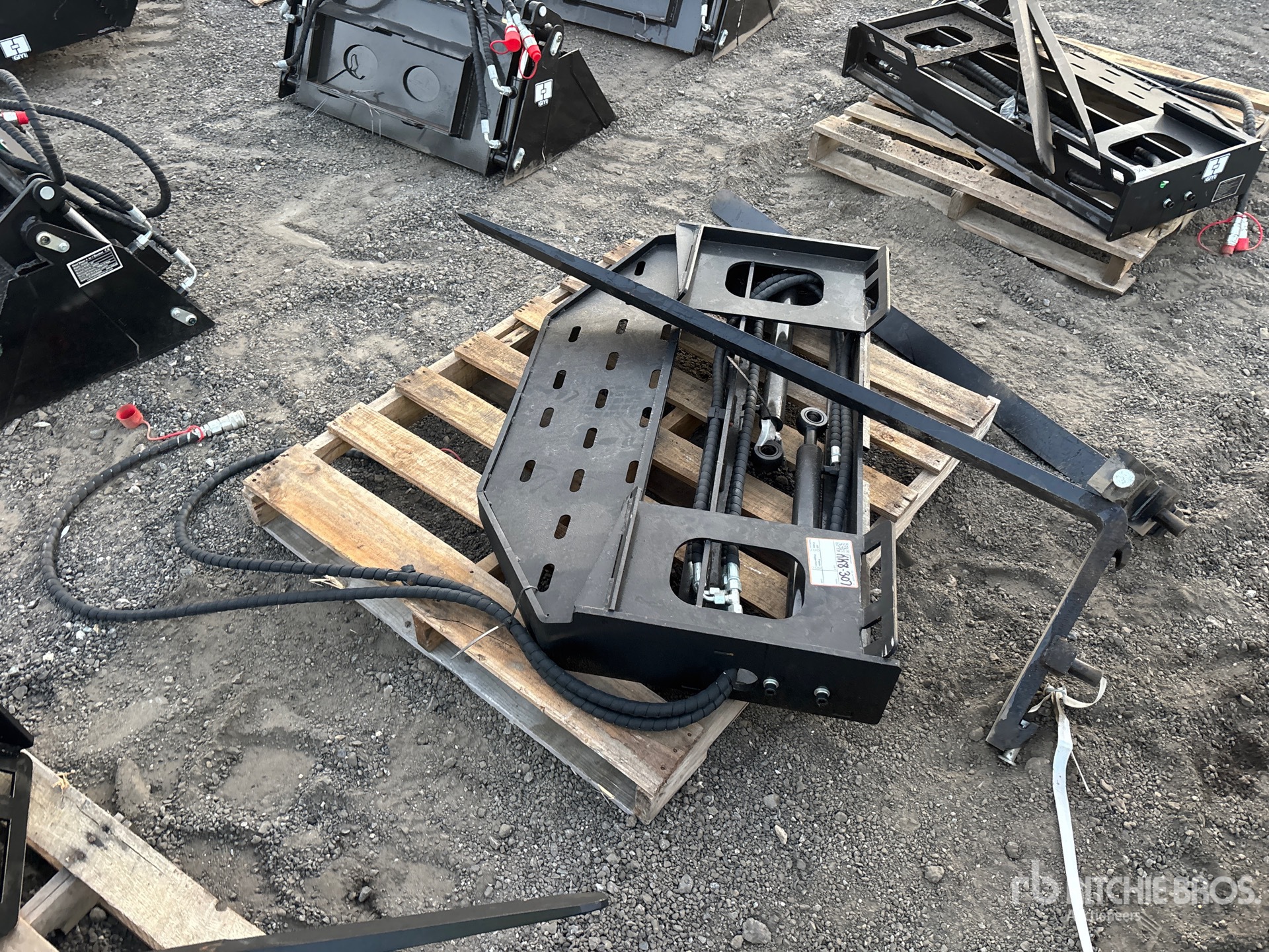 2026 GIYI GY-SF60 60 in Skid Steer Forks (Unused)