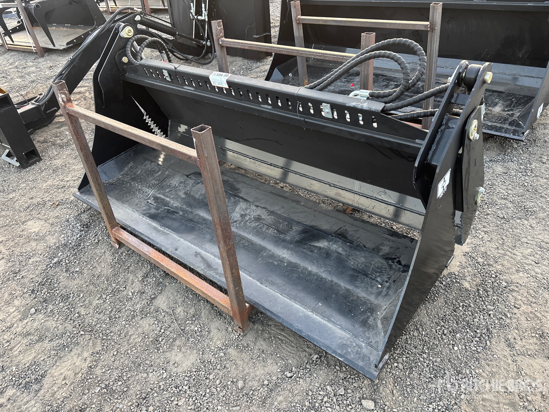 2026 GIYI GY-KH72 72 in Skid Steer Bucket (Unused)