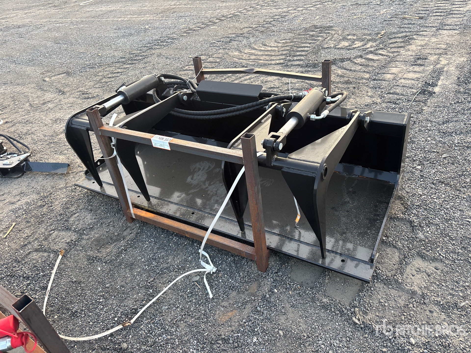 2026 GIYI GY-PG72 72 in Skid Steer Grapple (Unused)