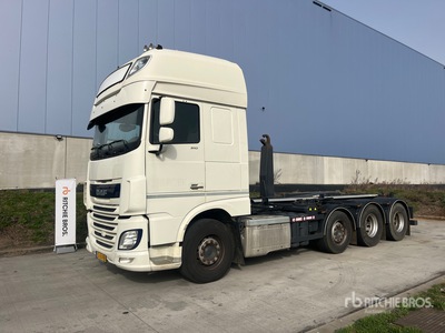 2016 DAF XF106-510 8x2 Twin-Steer Sleeper Lasthaken