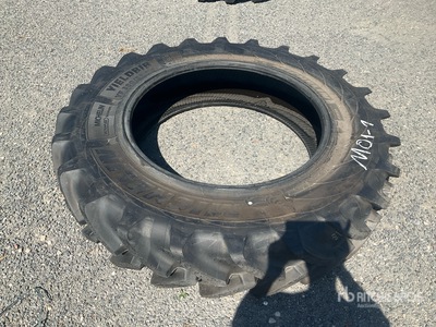 Quantity of (1) Michelin 154B AXIOBIB2 - VF 380/95R38 Pneus