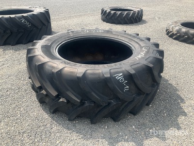 Quantity of (1) Vredestein 158D  TRAXION65 650/65R42 Tires