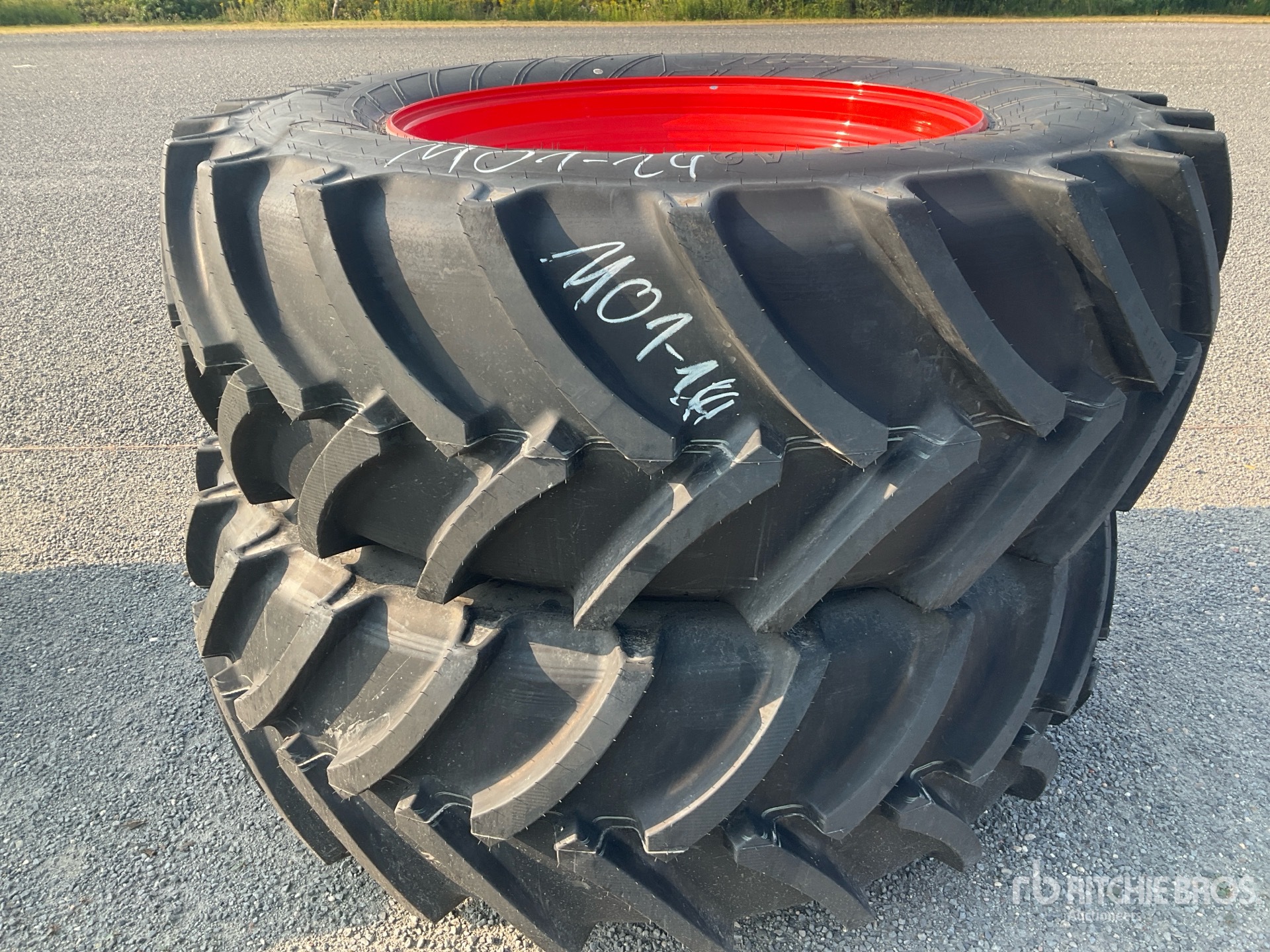 Quantity of (2) Mitas 165 D AC65 650/65R42 Wheels