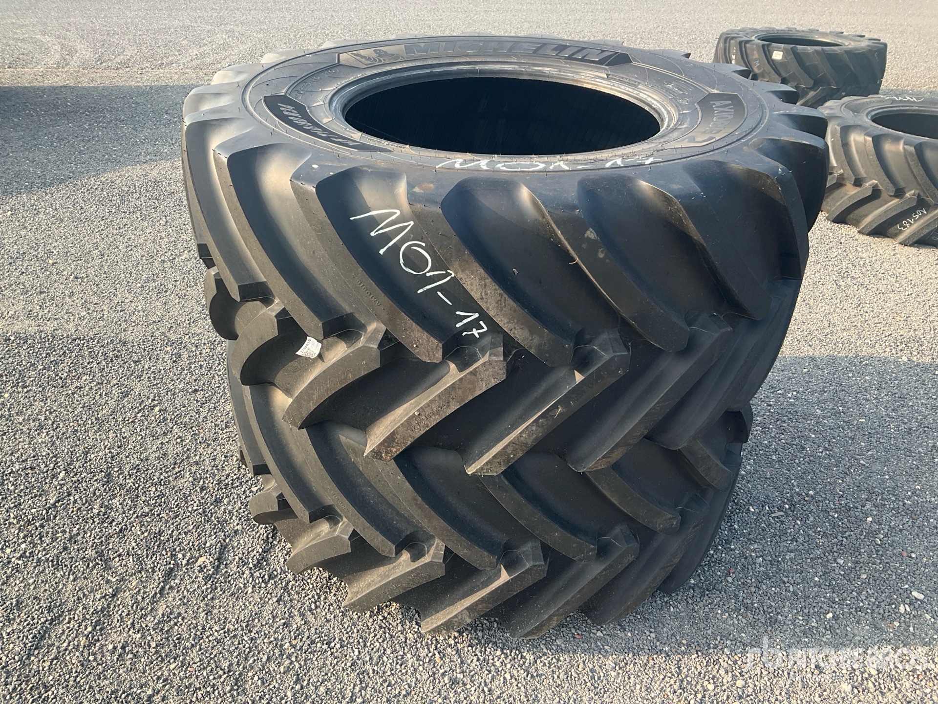 Quantity of (2) Michelin VF TL 173D AXIOBIB2 710/60R34 Tires