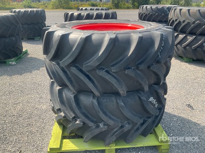 Quantity of (2) Vredestein 150D TRAXION65 540/65R30 Roues
