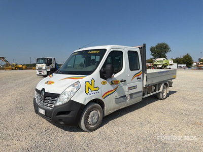 2015 Renault Master T35-125 Crew Cab Flatbed Truck