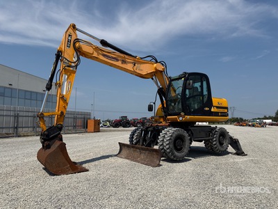 2009 JCB JS145W حفارة بعجلات