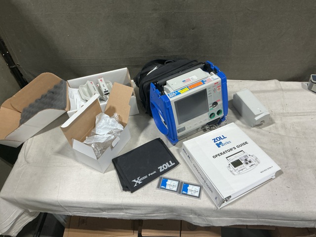 Zoll M Series CCT Defibrillator Monitor-Recorder w/Case Zoll M Series CCT Defibrillator Monitor-Recorder w/Case