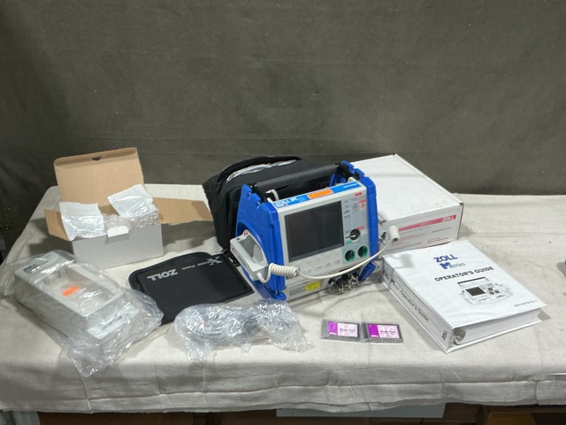Zoll MSeries CCT Defibrillator Monitor-Recorder w/Case Zoll MSeries CCT Defibrillator Monitor-Recorder w/Case