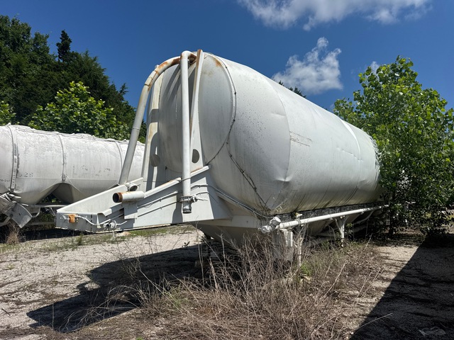1979 Butler 4000 cft S/A Cement Silo Trailer