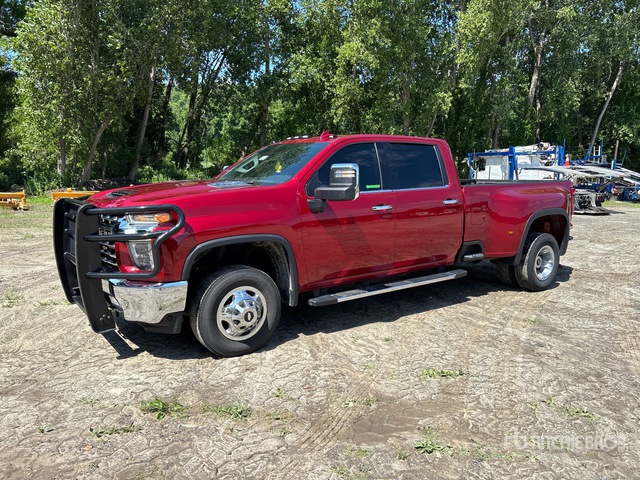 2022 Chevrolet Silverado 3500HD LTZ 4x4 Crew Cab Pickup