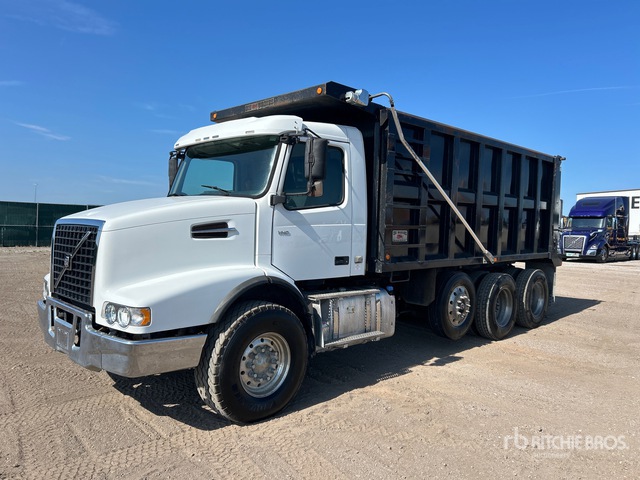 2020 Volvo VHD64B 8x4 Tri/A Dump Truck