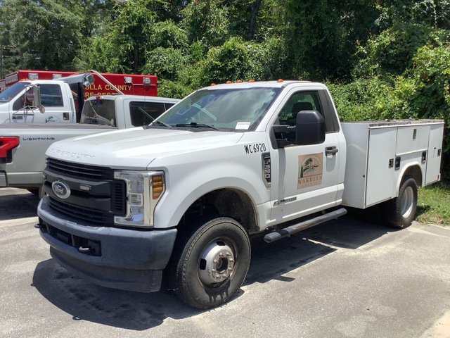 2018 Ford F-350 XL 4x4 Utility Truck