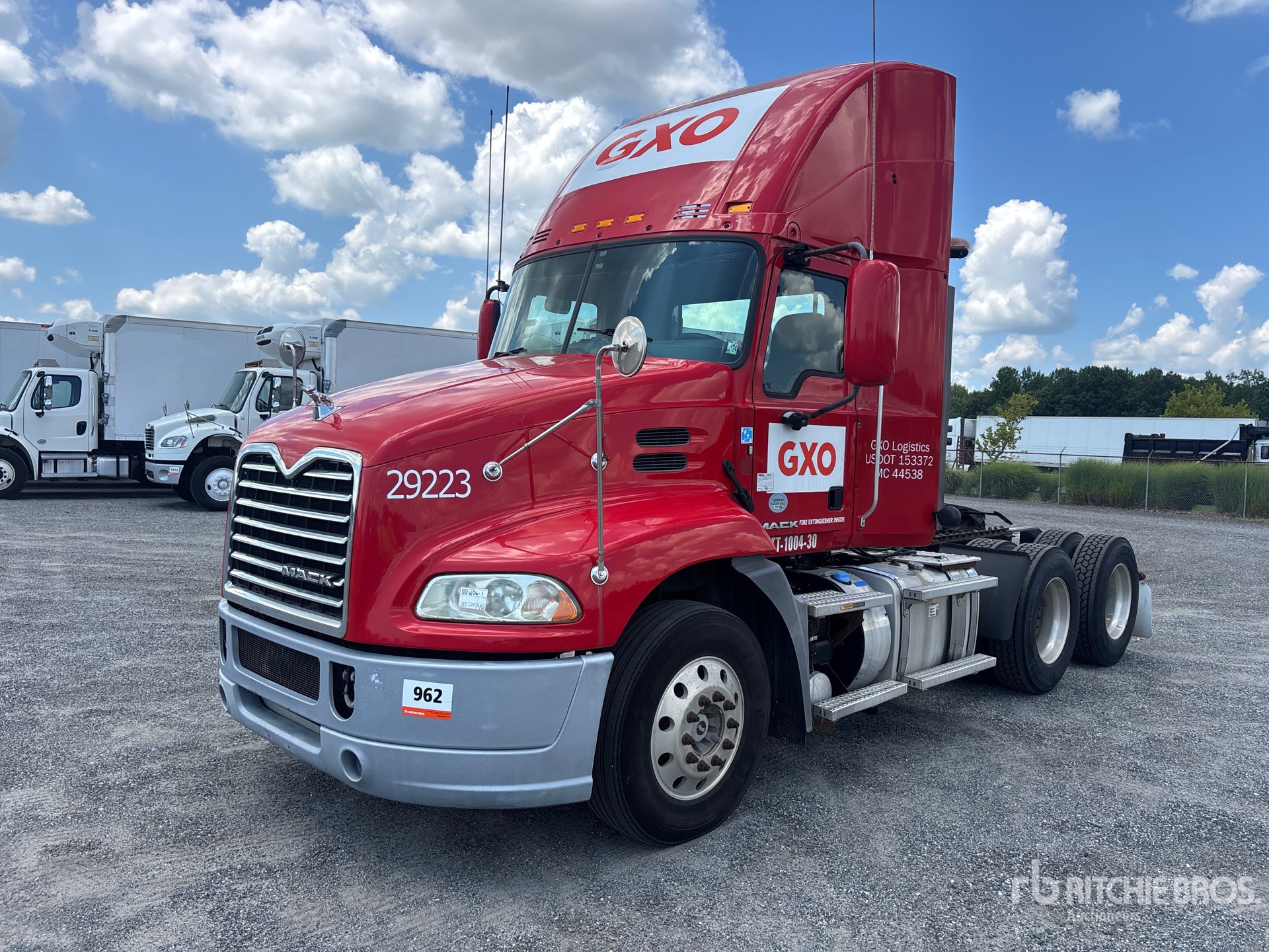 2016 Mack CXU613 Pinnacle 6x4 T/A Day Cab Truck Tractor