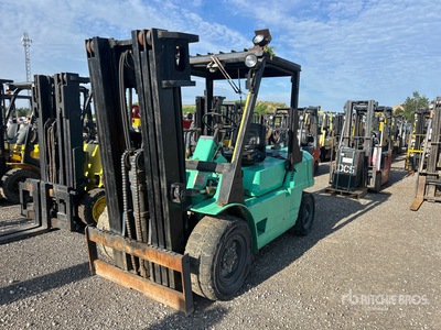 1988 Mitsubishi FG35 8000 lb Pneumatic Tire رافعة شوكية