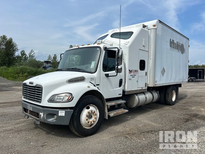 2005 Freightliner M2 106 4x2 Moving Van Truck
