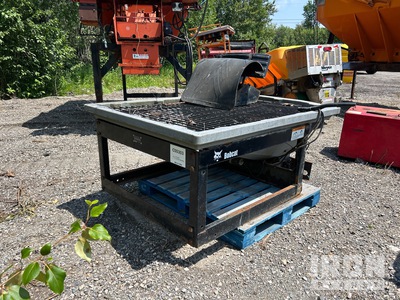 Bobcat 3035-3 Épandeur de sel