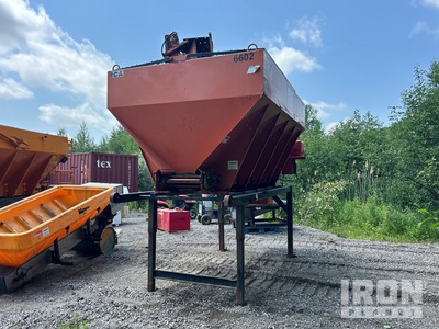 2010 Swensen Mounted To Roll On Truck Frame Ausbreitermulde