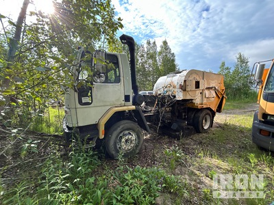 2001 Freightliner TYMCO Camion barredora (Inoperable)