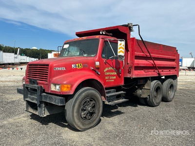 1997 International 4900 6x4 T/A Dump Truck