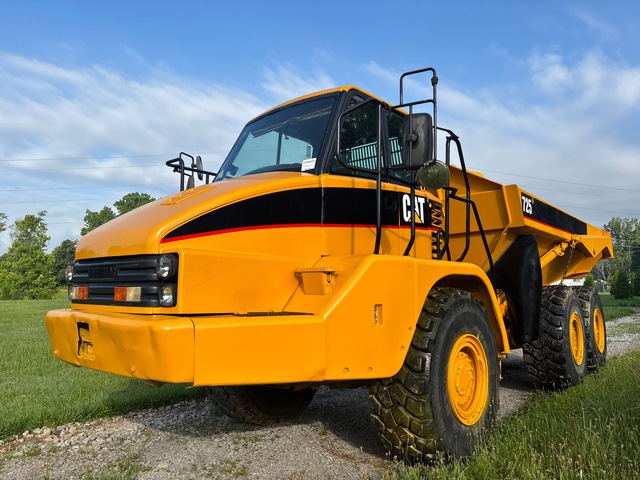 2004 Cat 725 Articulated Dump Truck