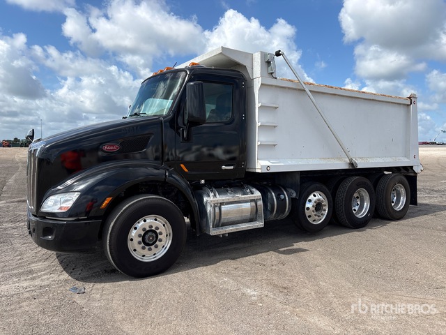 2022 Peterbilt 579 8x4 Tri/A Dump Truck