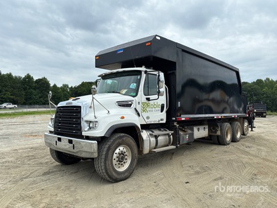 2021 Hiab J14ST 96 8000 lb Knuckle Boom on 2022 Freightliner 114SD 8x4 Autocarro con pinza a polipo