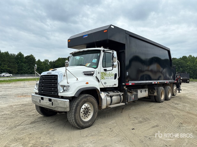 2021 Hiab J14ST 96 8000 lb Knuckle Boom on 2022 Freightliner 114SD 8x4 Grapple Truck