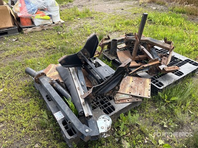 Quantity of (2) Pallets of Miscellaneous Parts Parti varie