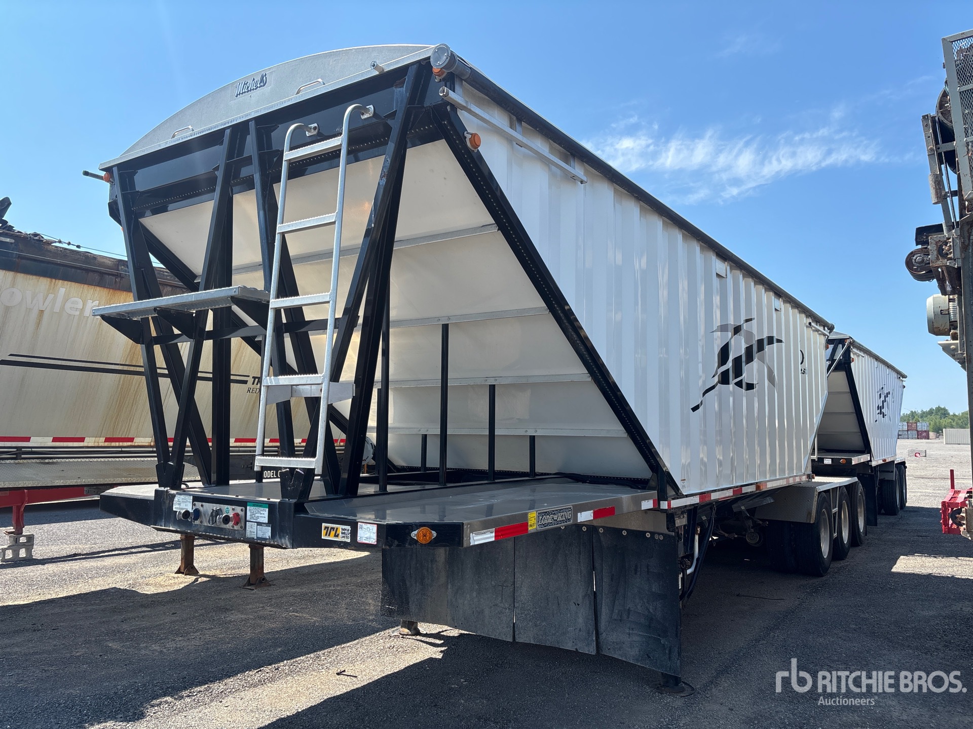 2012 Lode King 38 ft Super B-Train Lead Grain Trailer