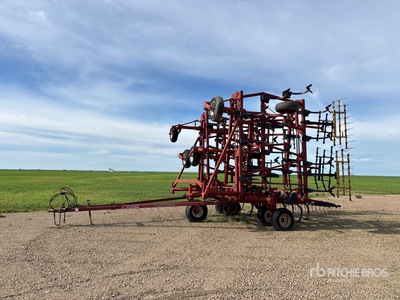 Morris 8900 57 ft Cultivator