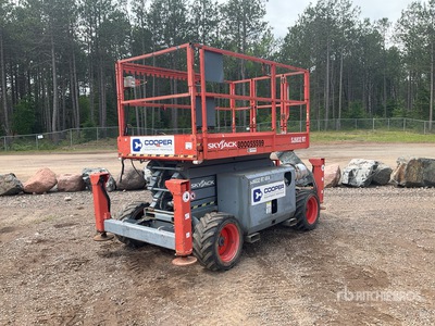 2015 Skyjack SJ6832 RT Dual Fuel Scissor Lift