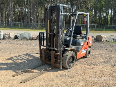 Toyota 5750 lb Forklift