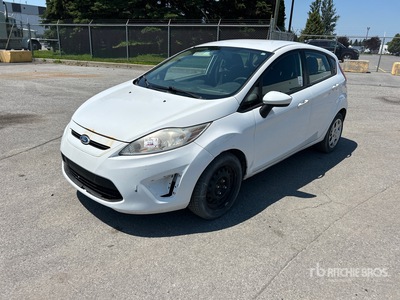 2013 Ford Fiesta SE Automobile