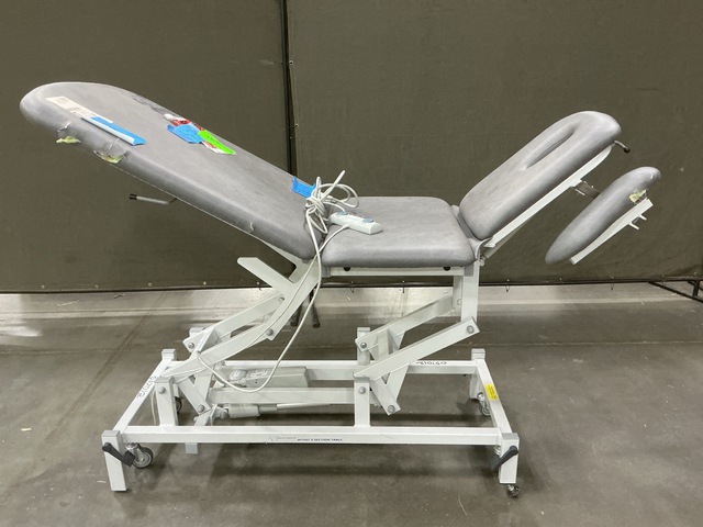 SEERS Medical ST3569-115T-1WF Examination Table