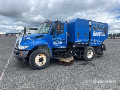 2012 Schwarze M6000 on 2013 International 4300 Sweeper Truck