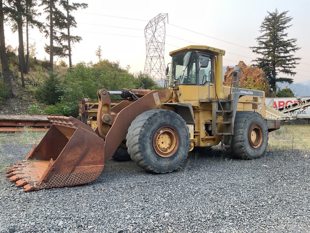 2000 Komatsu WA500-3L Wheel Loader (Inoperable) 2000 Komatsu WA500-3L Wheel Loader (Inoperable)