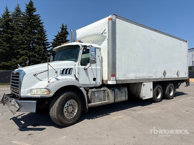 2013 Mack GU813 6x4 Van Truck