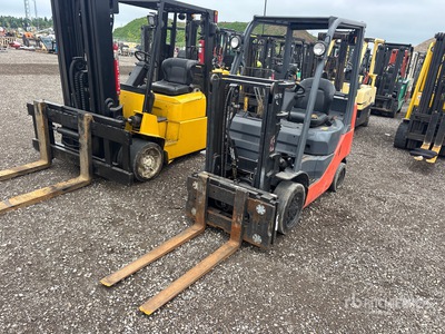 2015 Toyota 8FGCU25 4700 lb Pneumatic Tire Forklift