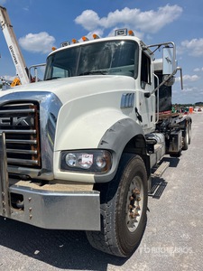 2012 Mack GU713 Camion porteur à faux-cadre basculant (Inoperable)