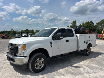 2017 Ford F250XLT XL 4x4 Extended Cab Utility Truck